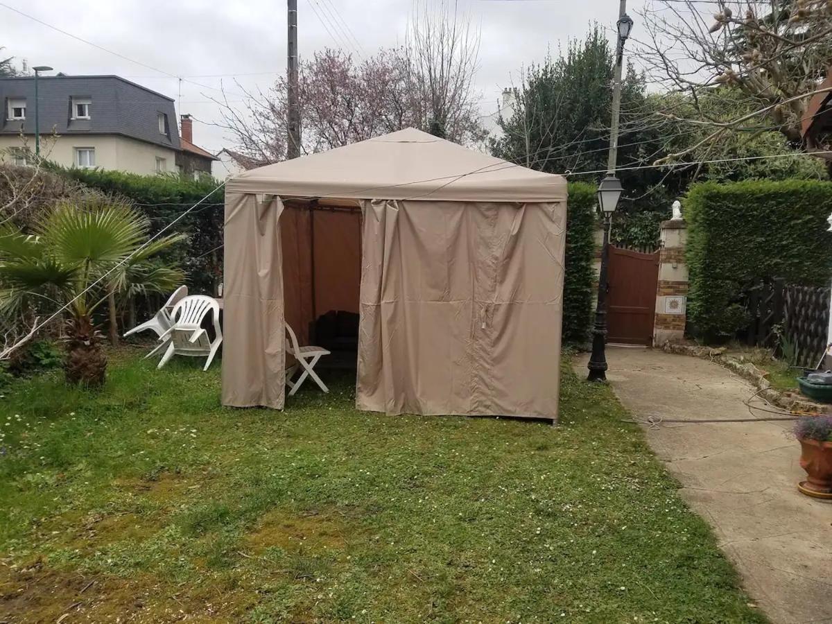 Normandy Cottage Gagny Bagian luar foto