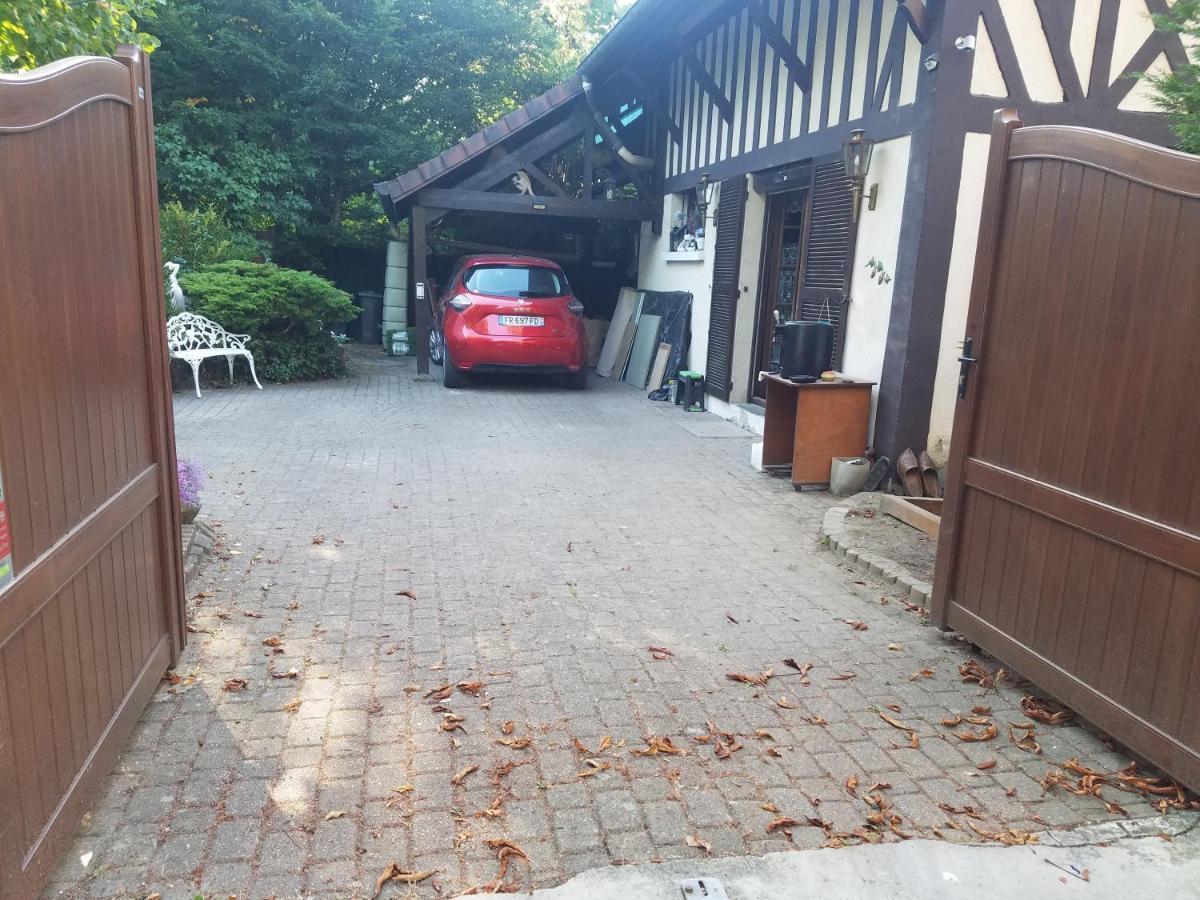 Normandy Cottage Gagny Bagian luar foto