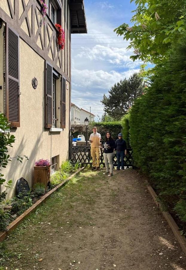 Normandy Cottage Gagny Bagian luar foto