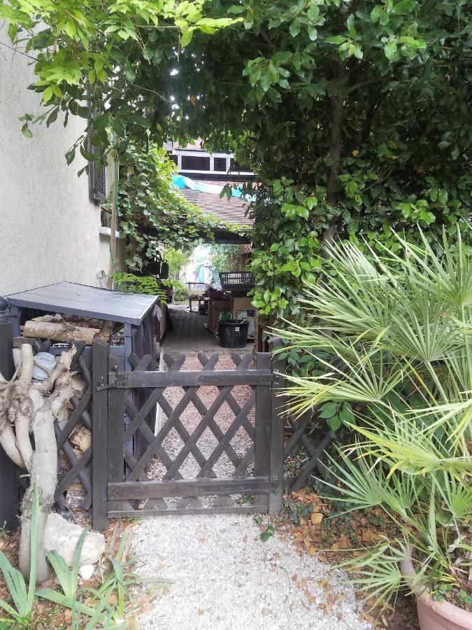 Normandy Cottage Gagny Bagian luar foto
