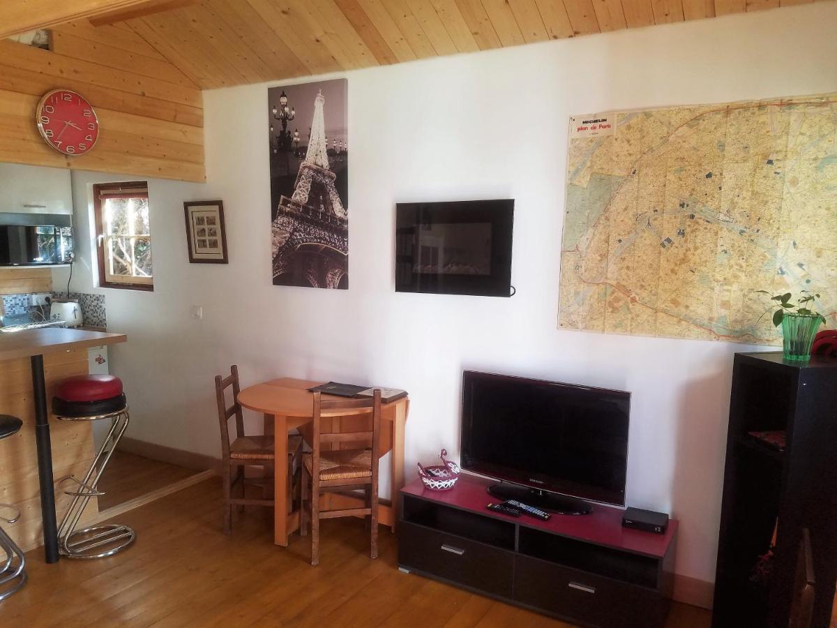 Normandy Cottage Gagny Bagian luar foto
